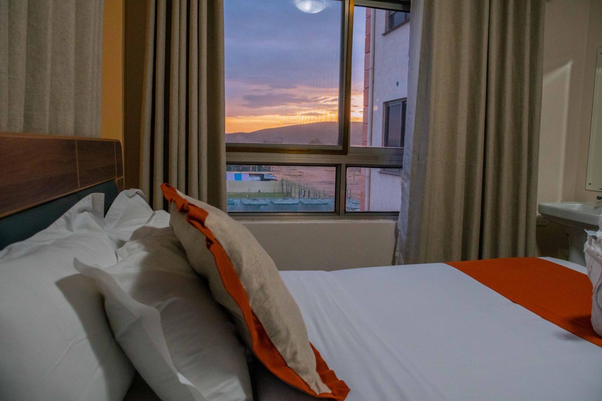 Buraha Zenoni Hotel And Resort Νακούρου Εξωτερικό φωτογραφία