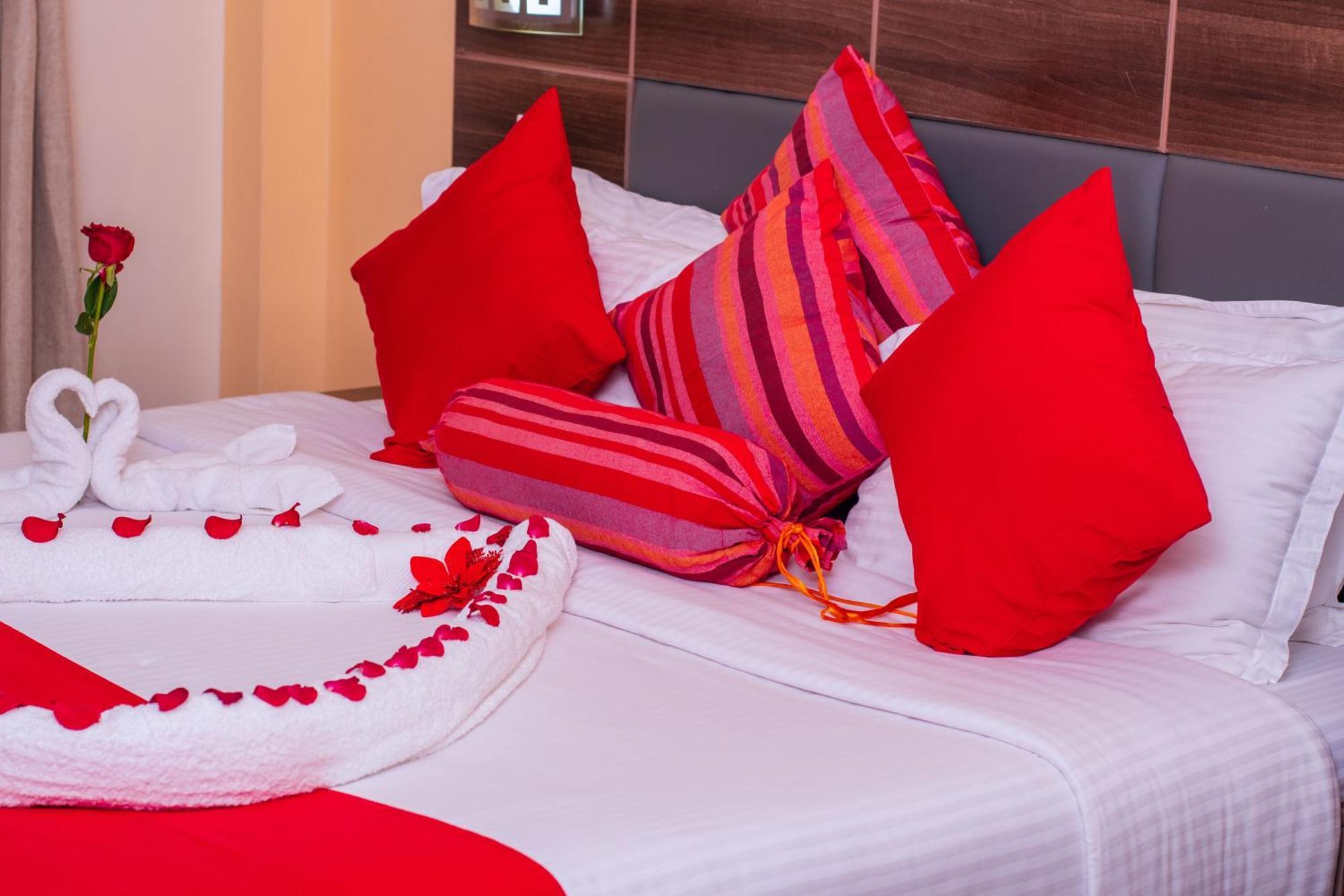 Buraha Zenoni Hotel And Resort Νακούρου Εξωτερικό φωτογραφία