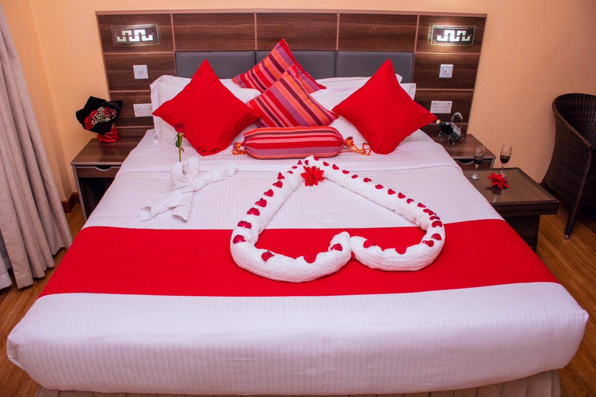 Buraha Zenoni Hotel And Resort Νακούρου Εξωτερικό φωτογραφία