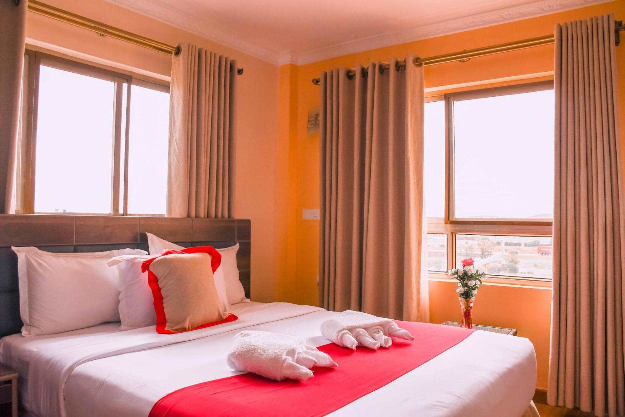 Buraha Zenoni Hotel And Resort Νακούρου Εξωτερικό φωτογραφία