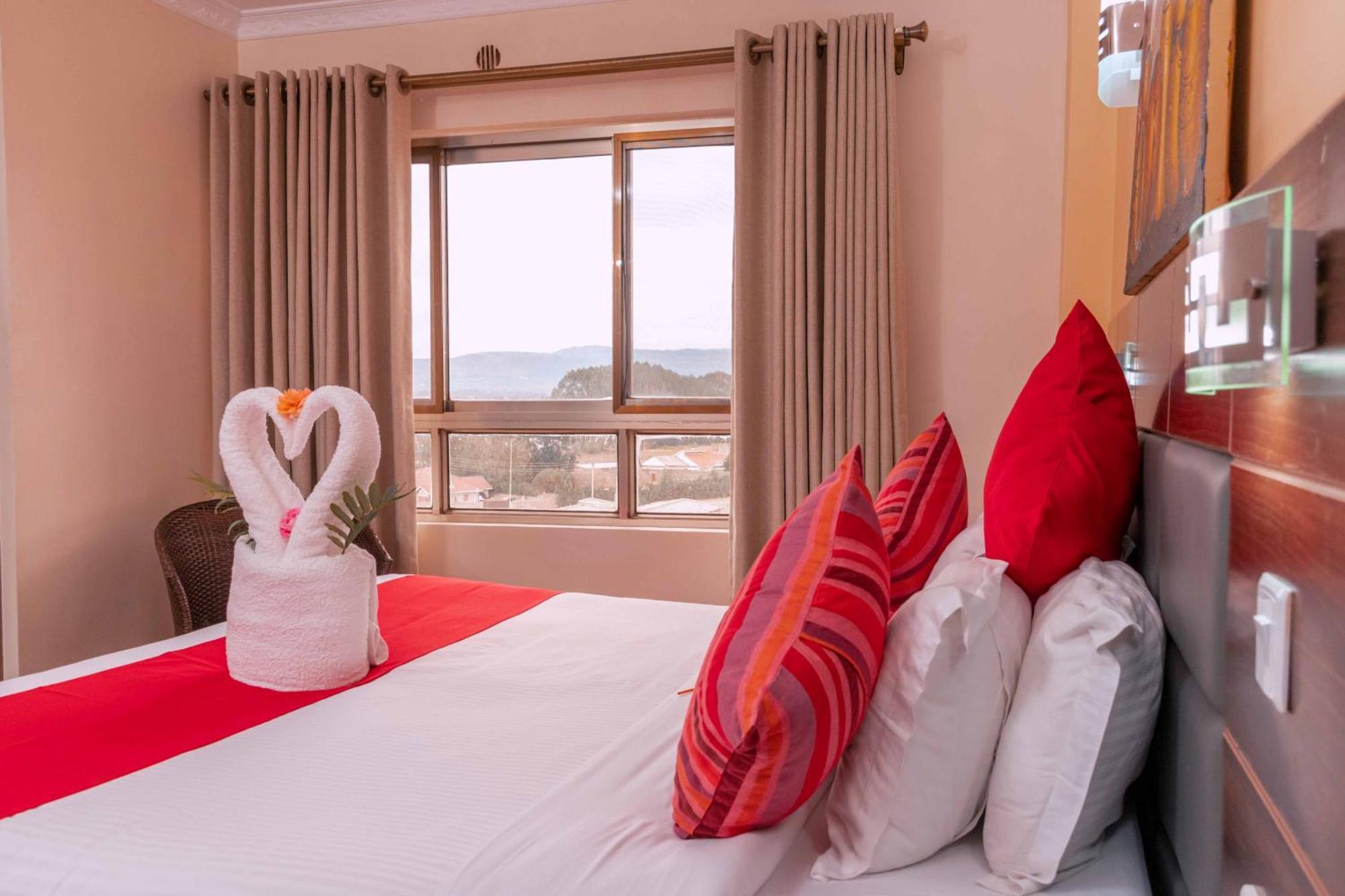 Buraha Zenoni Hotel And Resort Νακούρου Εξωτερικό φωτογραφία