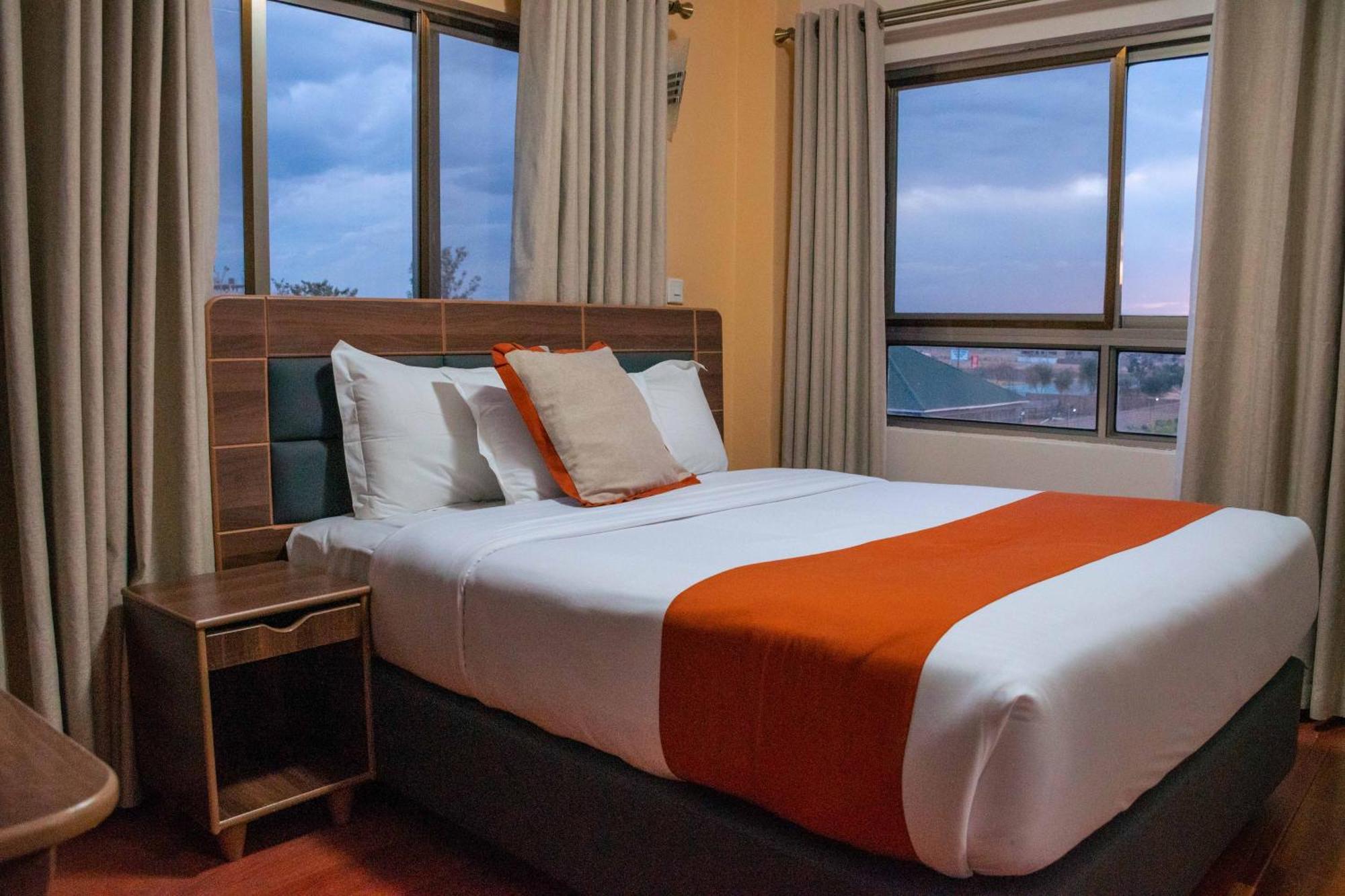 Buraha Zenoni Hotel And Resort Νακούρου Εξωτερικό φωτογραφία