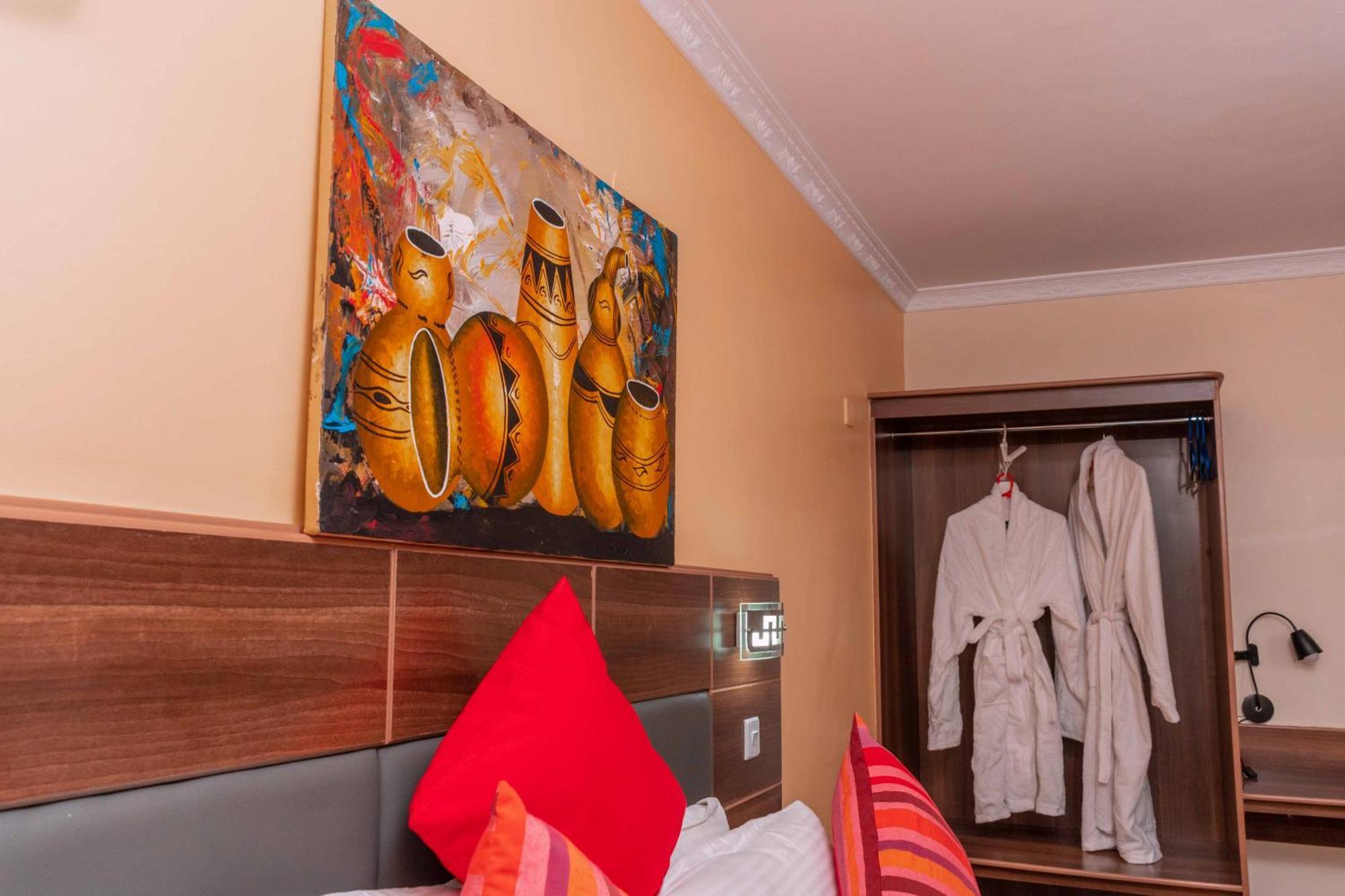 Buraha Zenoni Hotel And Resort Νακούρου Εξωτερικό φωτογραφία