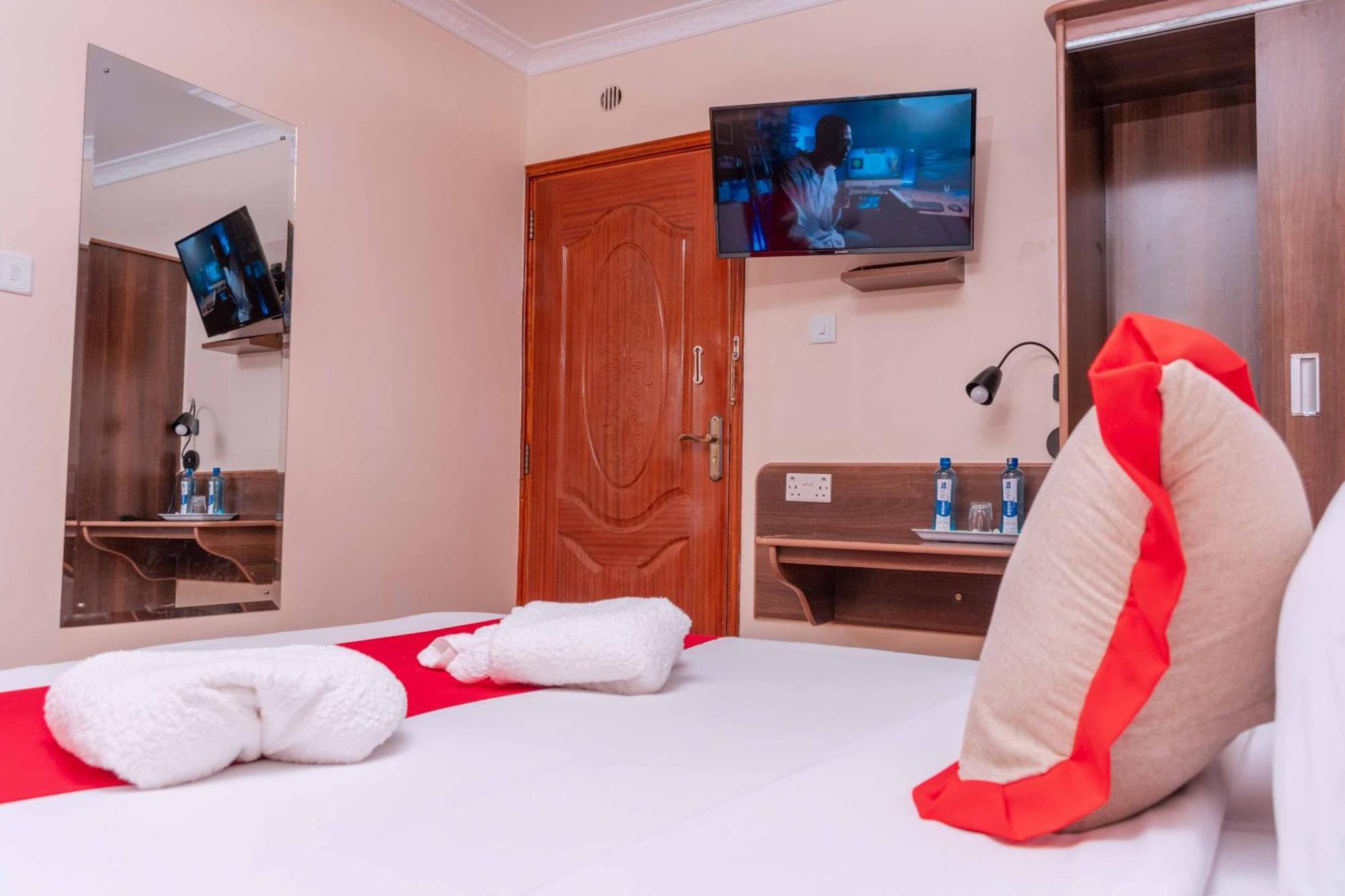 Buraha Zenoni Hotel And Resort Νακούρου Εξωτερικό φωτογραφία