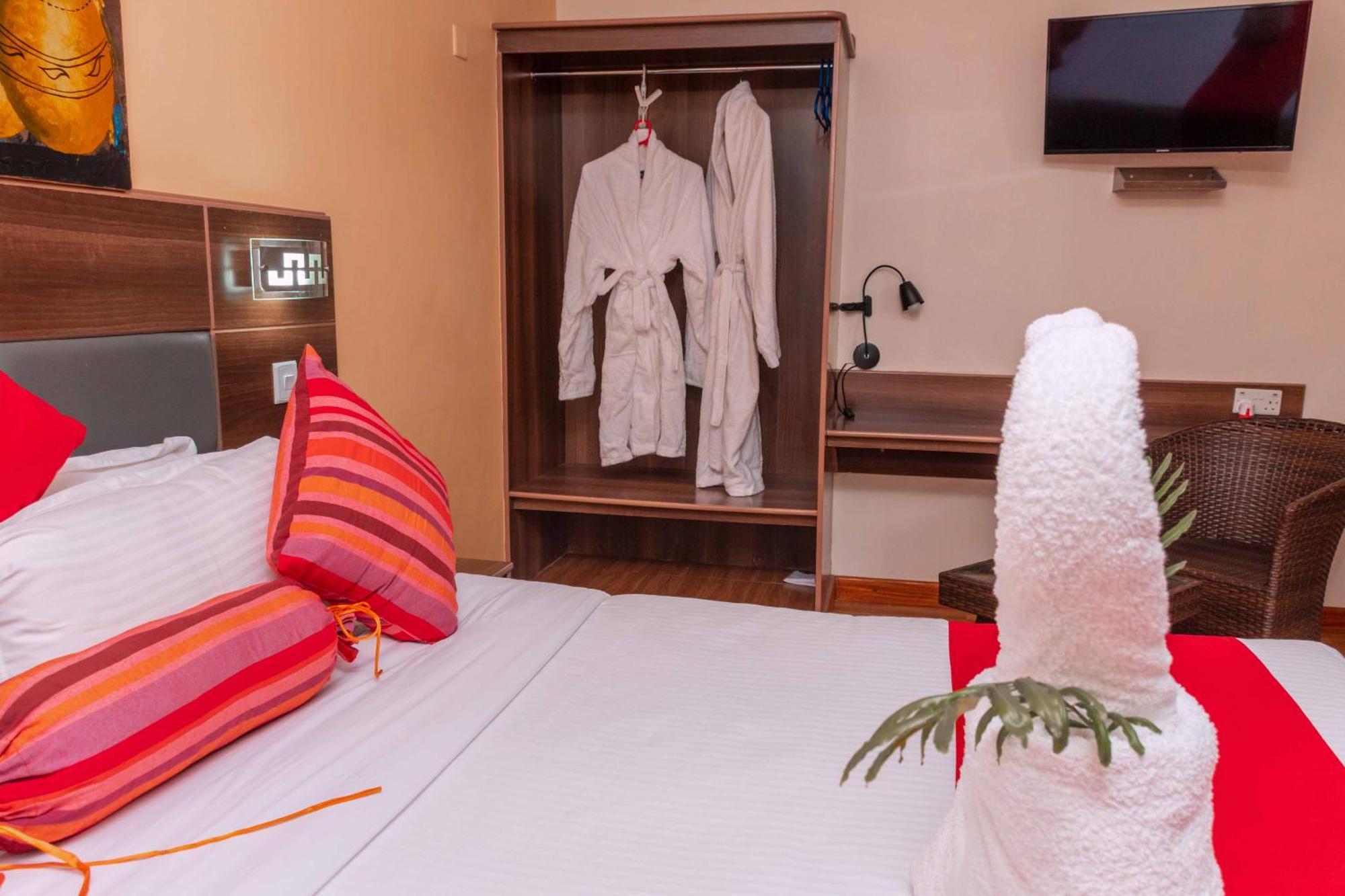 Buraha Zenoni Hotel And Resort Νακούρου Εξωτερικό φωτογραφία