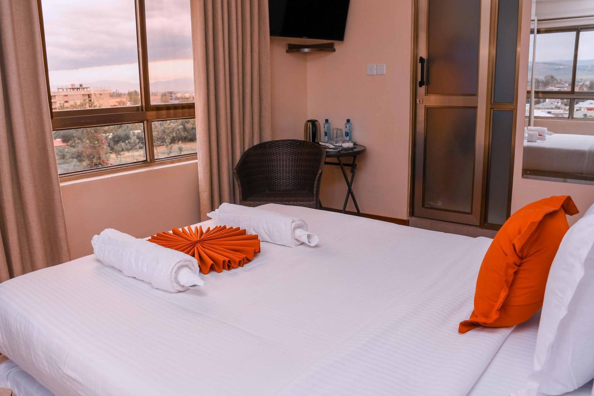Buraha Zenoni Hotel And Resort Νακούρου Εξωτερικό φωτογραφία